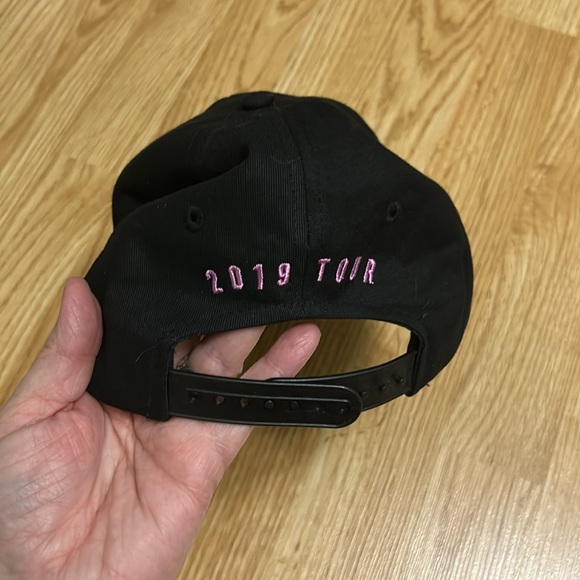 Baseball cap - Picture 2 of 3